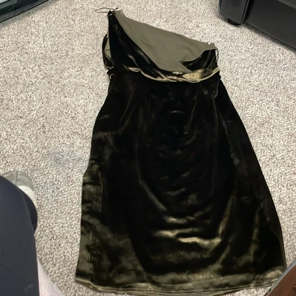 Reiss One Shoulder Velvet Dress in Dark Olive - Picture 11 of 11